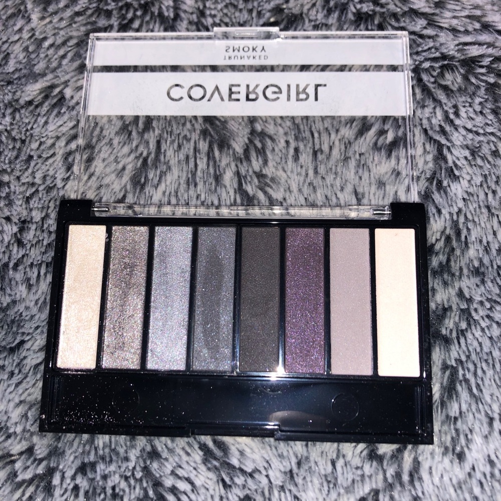 Cover girl Trunaked Smoky Palette